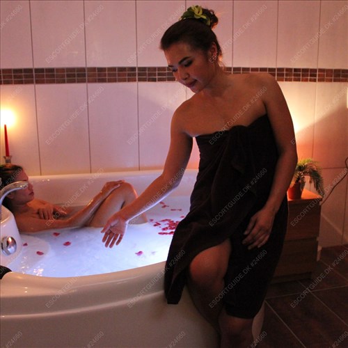 Luksus Thaimassage & Spa i Vallensbækvej 44 Vi har flere dygtige massør  | ☎️ 50235409